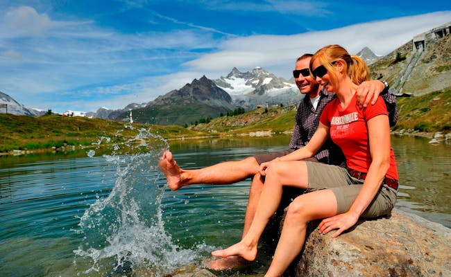 Leisee: Attività umane sull'acqua, estate, Zermatt, paesaggio montano impressionante