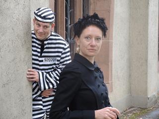 Visite théâtrale de Bâle avec un frère de prison et performance.