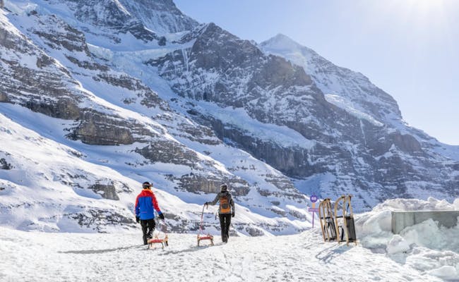 Faire de la luge sur le glacier de l'Eiger (photo : Jungfraubahnen)