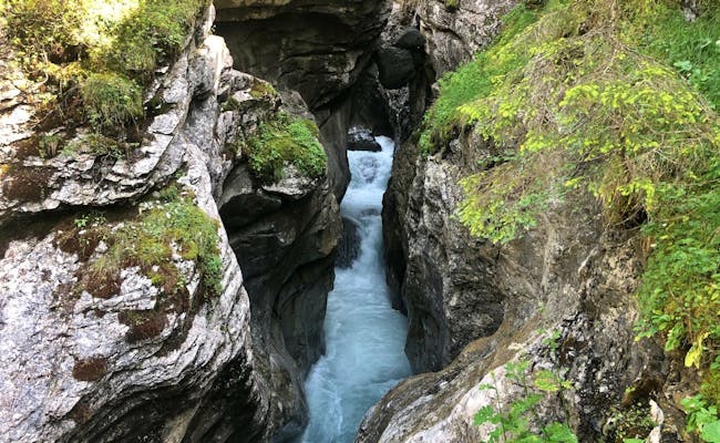 Bubbling water in the Rosenlaui glacier gorge (Photo: Seraina Zellweger)