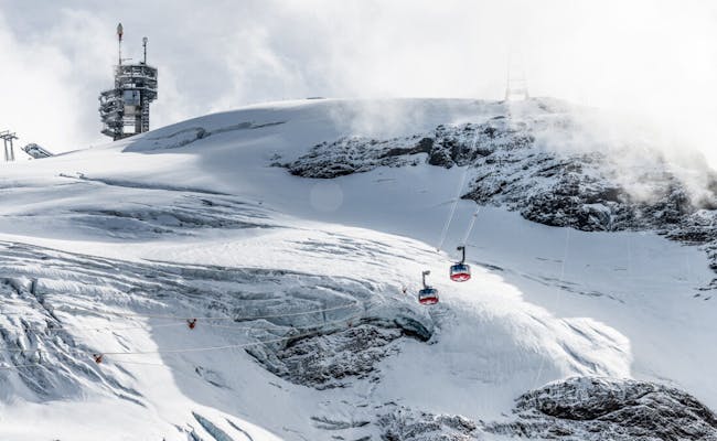 Titlis Rotair с канатной дорогой зимой, снегом и льдом.