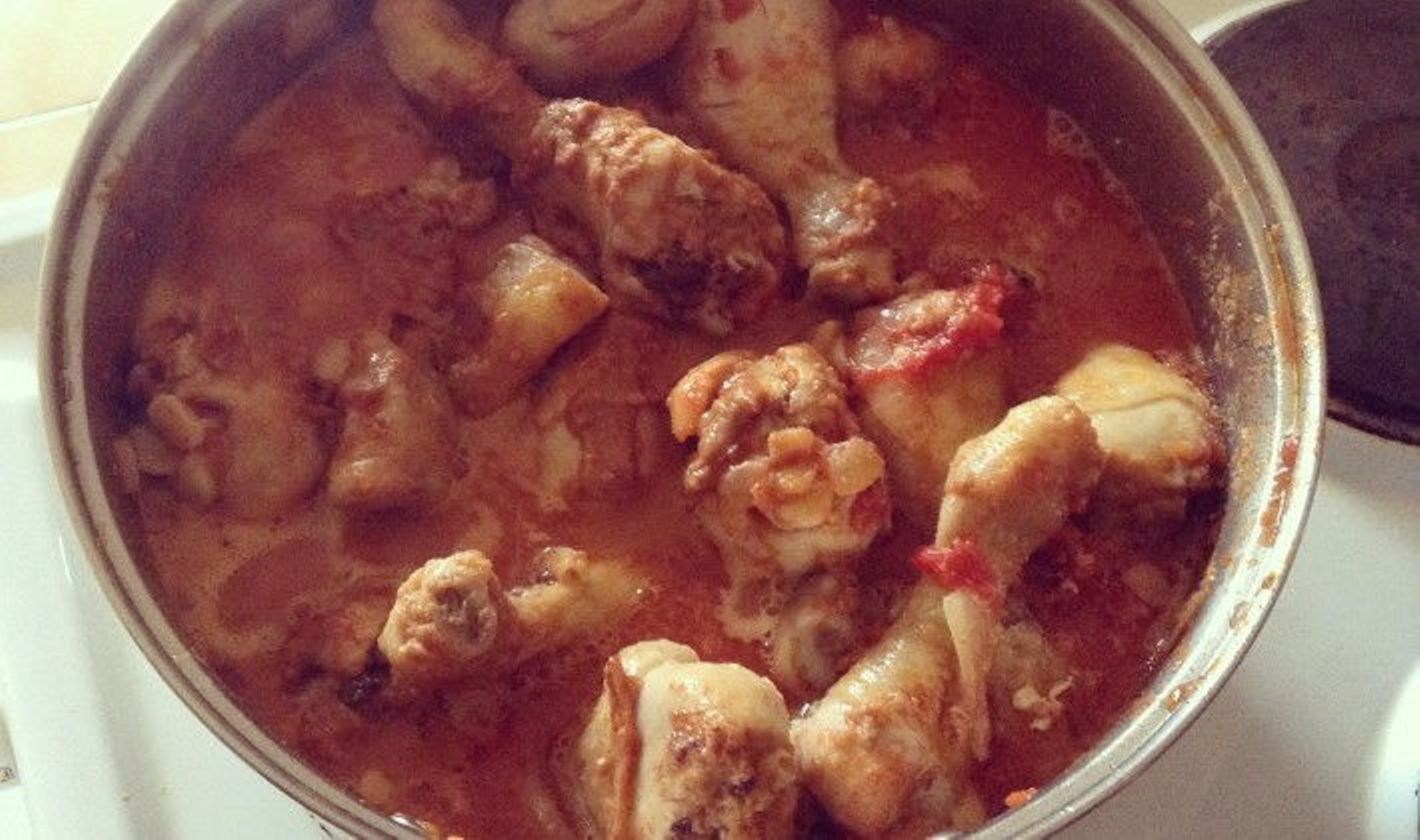 อาหารไก่มาลาวสูตรซอสโตมาติในหม้อ