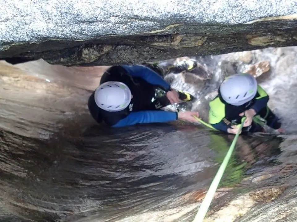 Canyoning Tessin Abseilen Schlucht Canyoning Corippo
