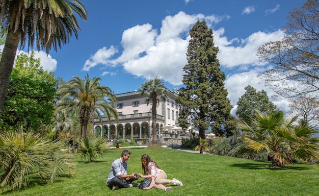 Botanische Tuin: Schoonheid van de Brissago-eilanden, perfecte plek voor romantiek en natuurgenot.