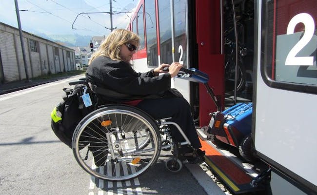 Fauteuil roulant Engelberg entrée (photo - SuisseMobile)