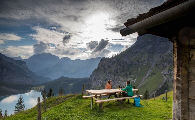 Hiking rest area (Photo: Oeschinensee.ch, david birry)