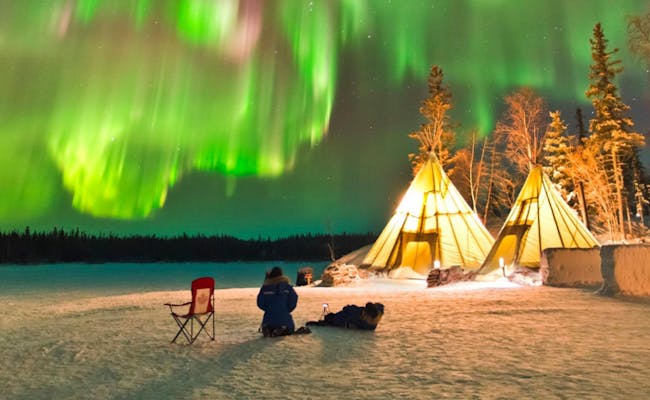 Auroras sobre Tipis no Planetário Luzern em 2023.