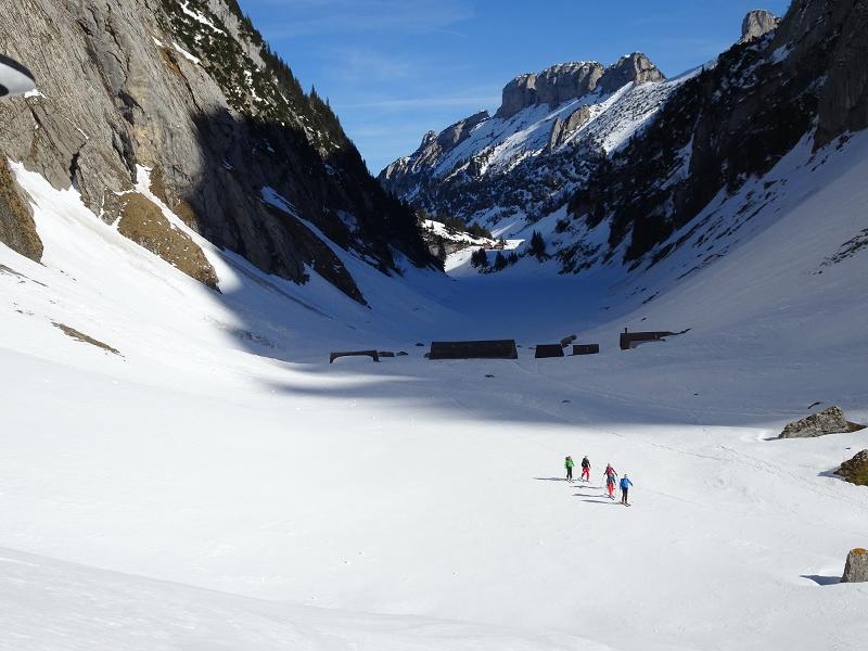 ท่องเที่ยวสกีในทอคเกนบูร์ก: สำรวจภูเขาที่มีหิมะและสัมผัสธรรมชาติ