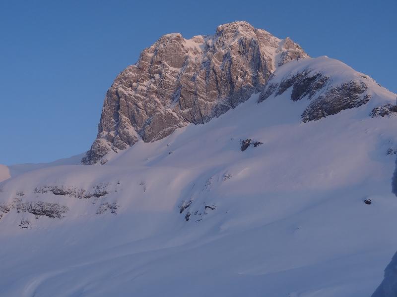 Corso di valanghe in Toggenburg: formazione emozionante in inverno tra le montagne con neve e natura.