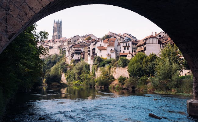 Fluss Sarine in Fribourg