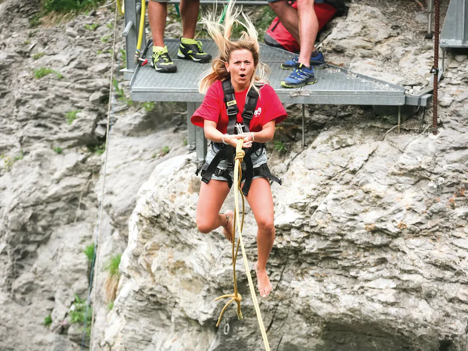 Bungee Jump Gletscherschlucht Grindelwald