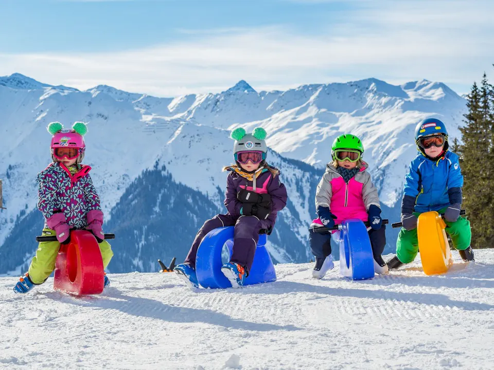 Schlitteln Skigebiet Davos Klosters Kinder