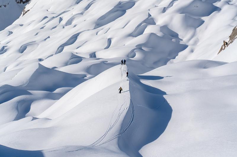 Lawinenkurs im Toggenburg: Sicherheit im Schnee, Berg, Winteraktivitäten und Natur genießen.