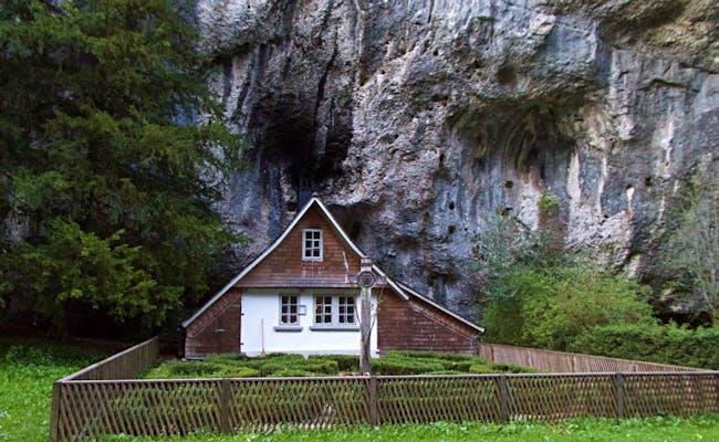 La petite maison des frères de la forêt à l'ermitage (photo : Seraina Zellweger)