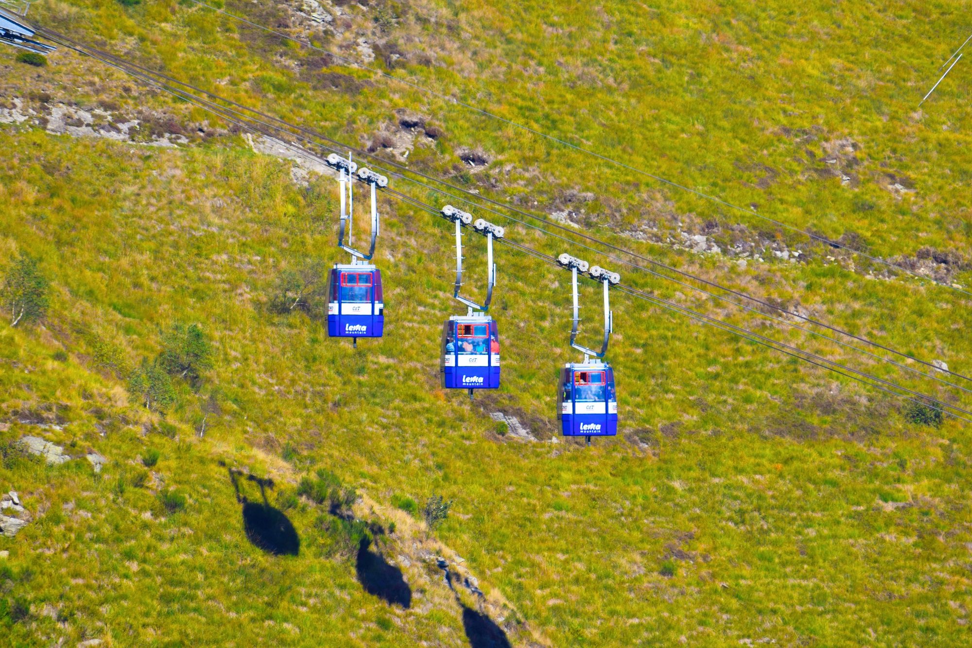 モンテ・レーマ：美しい山々と自然の眺めを楽しめるロープウェイを体験しよう。