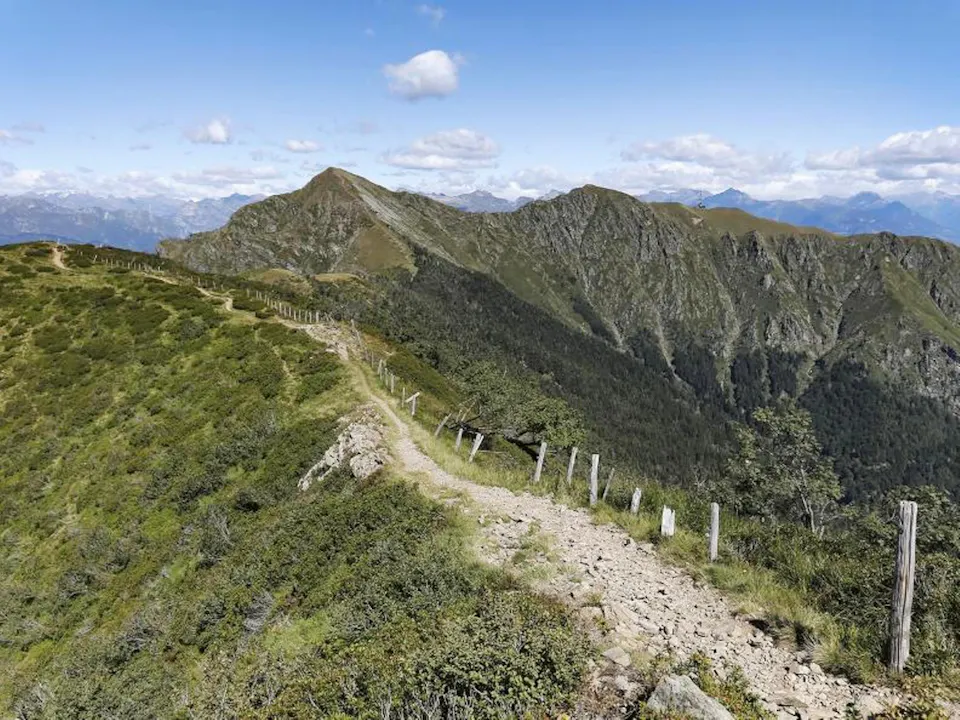 Tessin Wandern Monte Tamaro Höhenweg