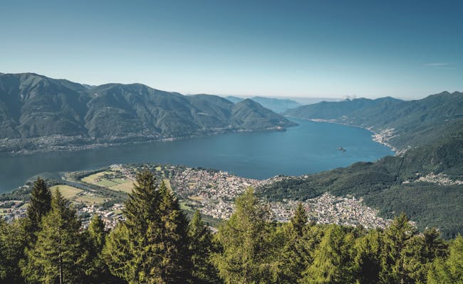 Uitzicht vanaf de Cardada-Platform op de Brissago-eilanden, pittoresk landschap aan het Lago Maggiore.