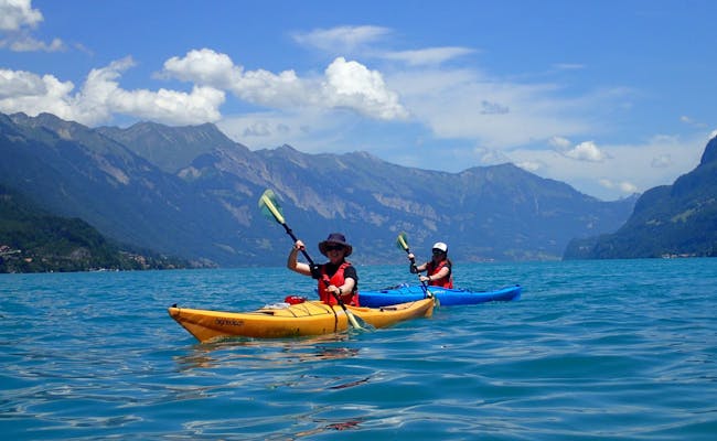 Kayak tour (Photo: Outdoor Interlaken)