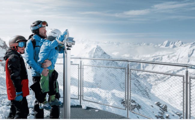 Eggishorn with a view of the Aletsch Glacier in winter