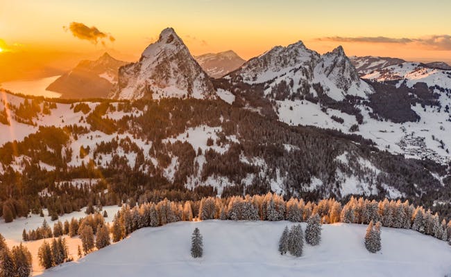 Mythen im Winter (Foto: Schweiz Tourismus Jan Geerk)