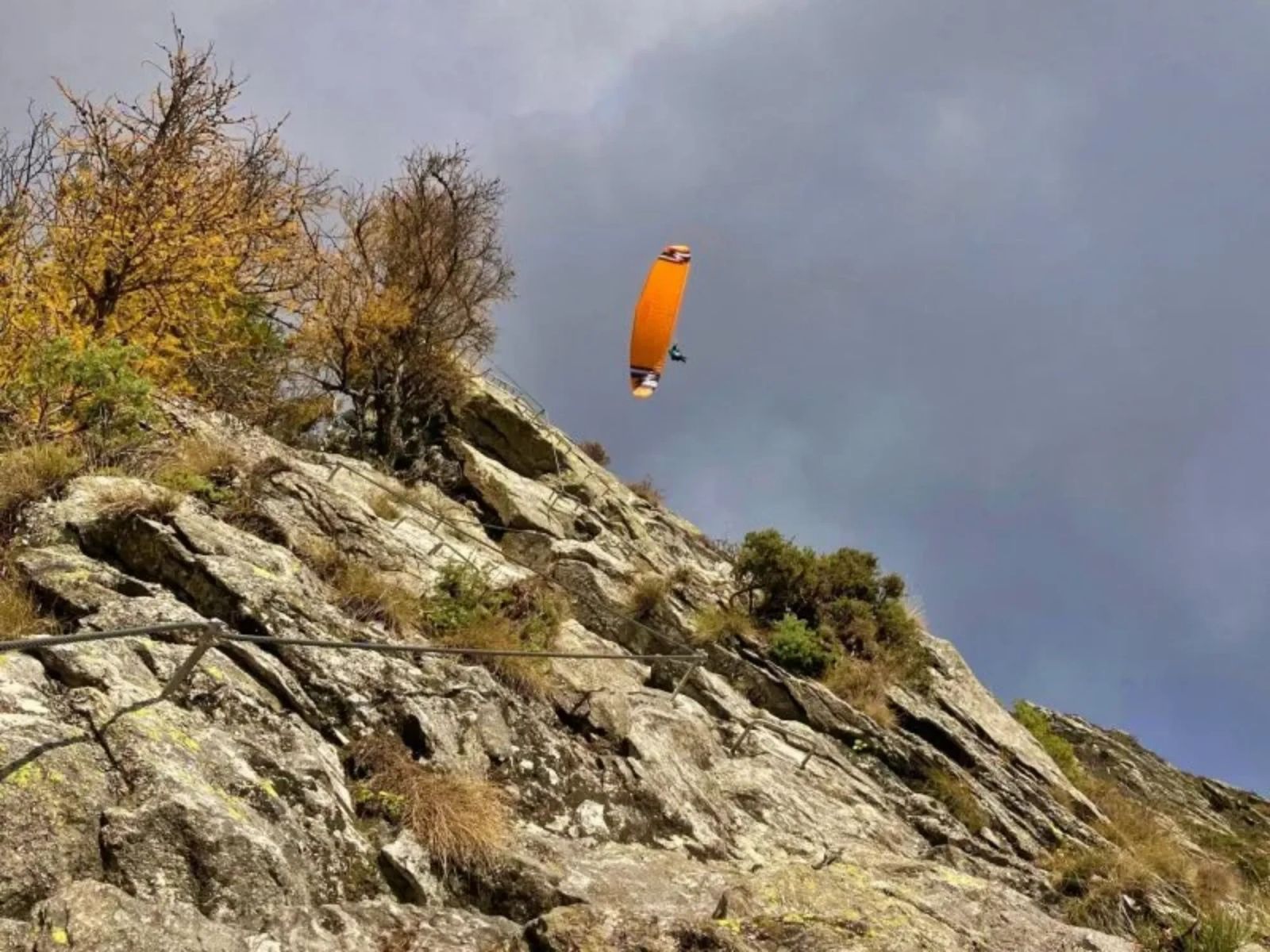Klatresti Tessin: oplev spændende klatring på klippen med venner midt i naturen.
