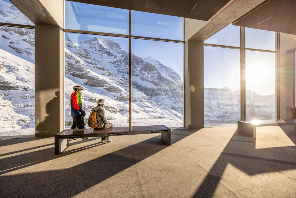 Eigergletscher Halle Skifahrer Abendstimmung  