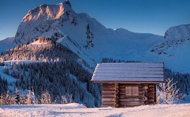 Refuge de montagne en hiver (Photo: Suisse Tourisme Jan Geerk)
