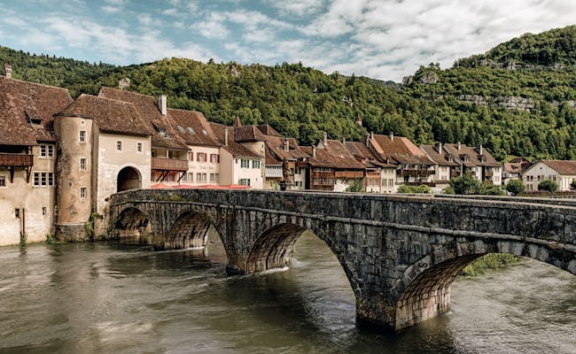 Saint-Ursanne Doubs-Bridge (Foto: Schweiz Tourismus, Ivo Scholz)
