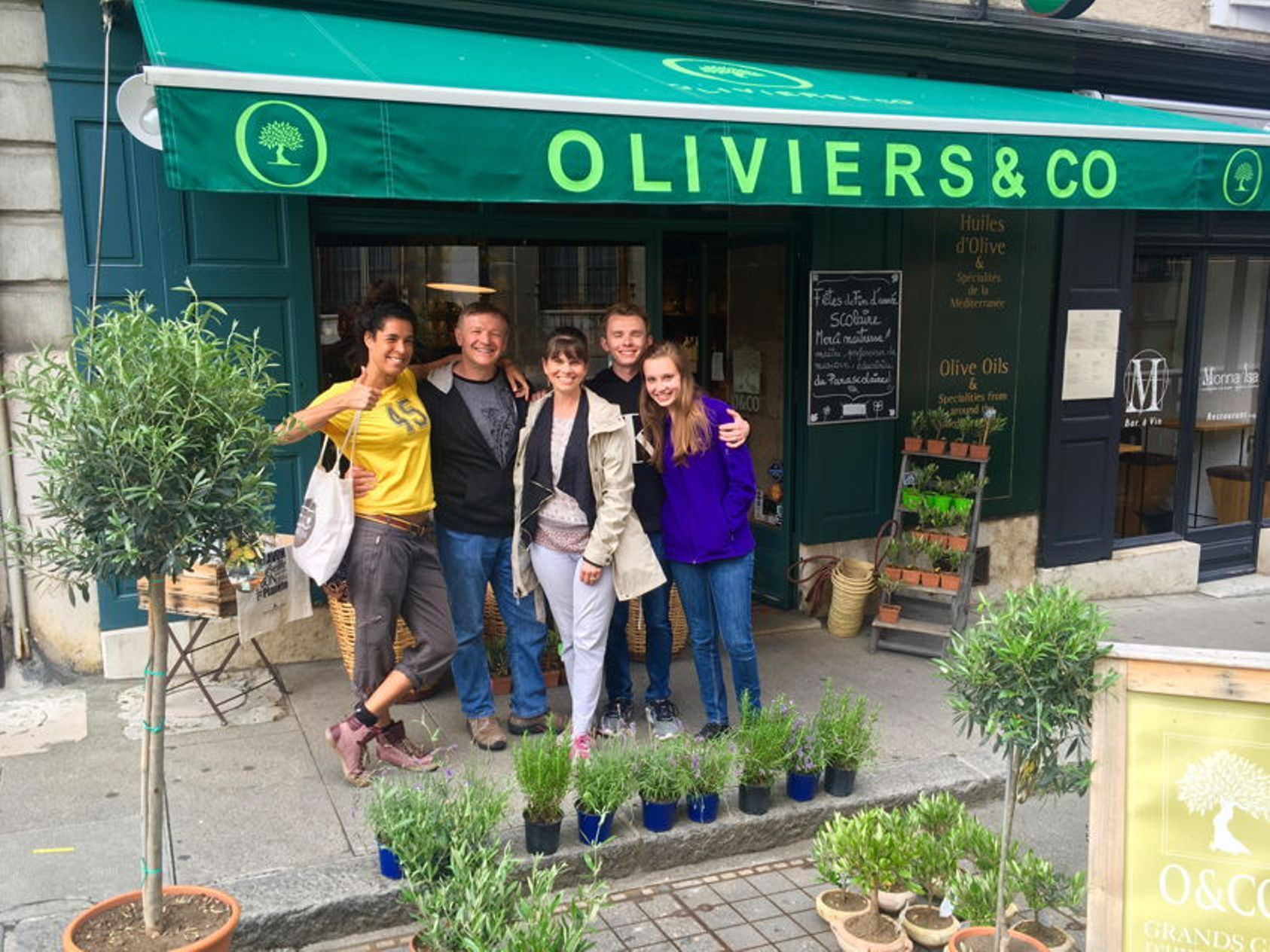 जेनेवा में ताजा जैतून का तेल और जैतून का तेल के साथ फूडटूर का आनंद