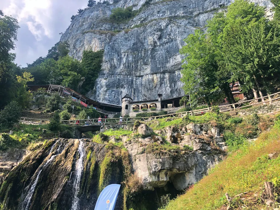 Beatushöhlen