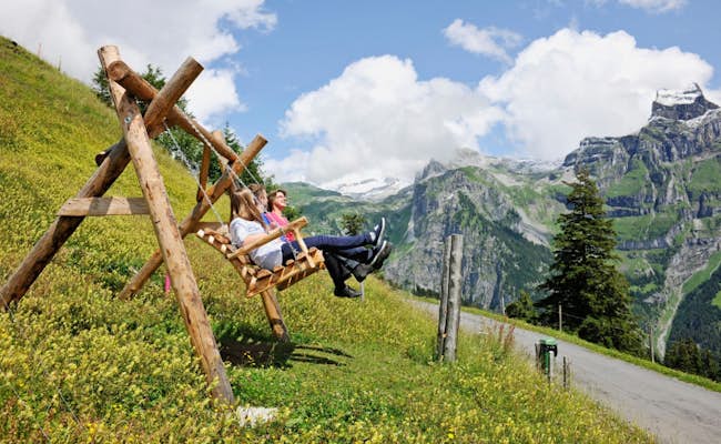 Swing bench (Photo: Engelberg Titlis Tourism)