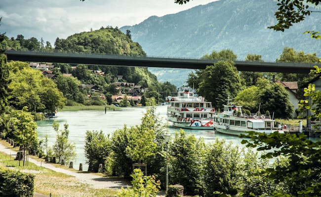 Trajet en ferry à Interlaken (photo : Suisse Tourisme)