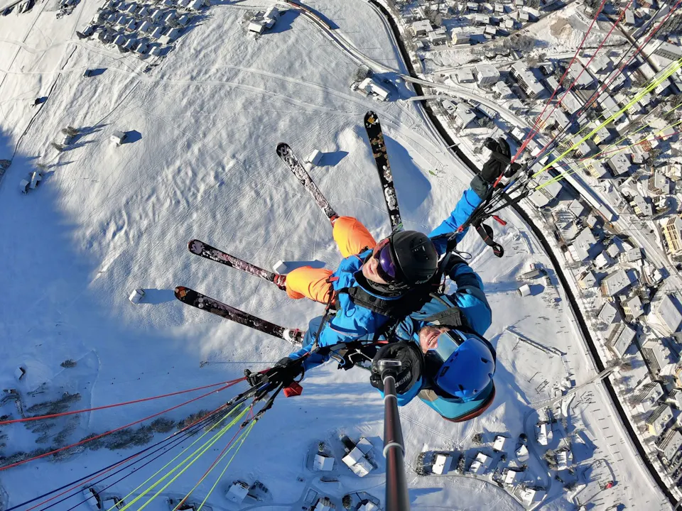 Valentinstag Ski Gleitschirmflug Tandem Davos