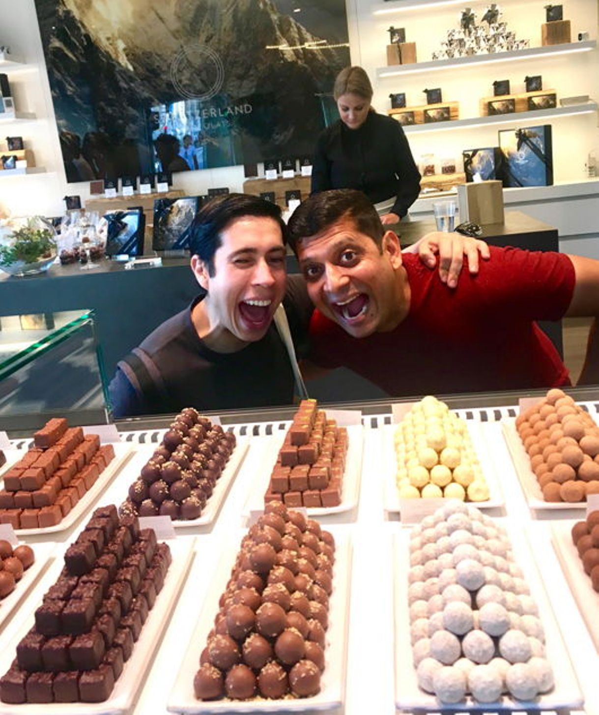 Praline di cioccolato in diverse forme e colori