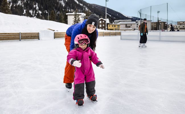  Pattinaggio su ghiaccio (Foto: Destination Davos Klosters Martin Bissig)