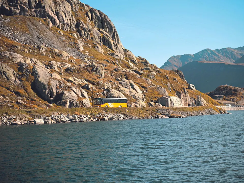 Postauto am Grimselpass