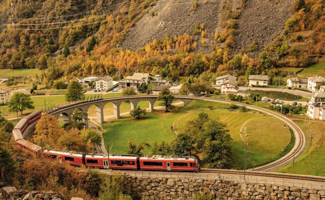 Viaduc circulaire à Brusio (photo : Suisse Tourisme Jan Geerk)