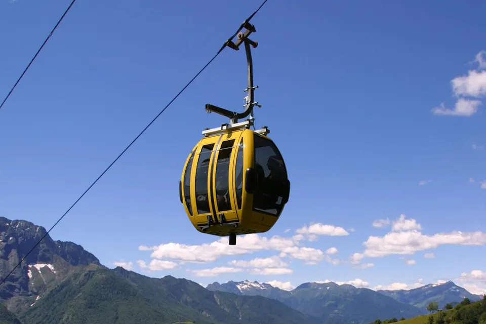 Tessin Bergbahnen Seilbahn Verdasio - Rasa