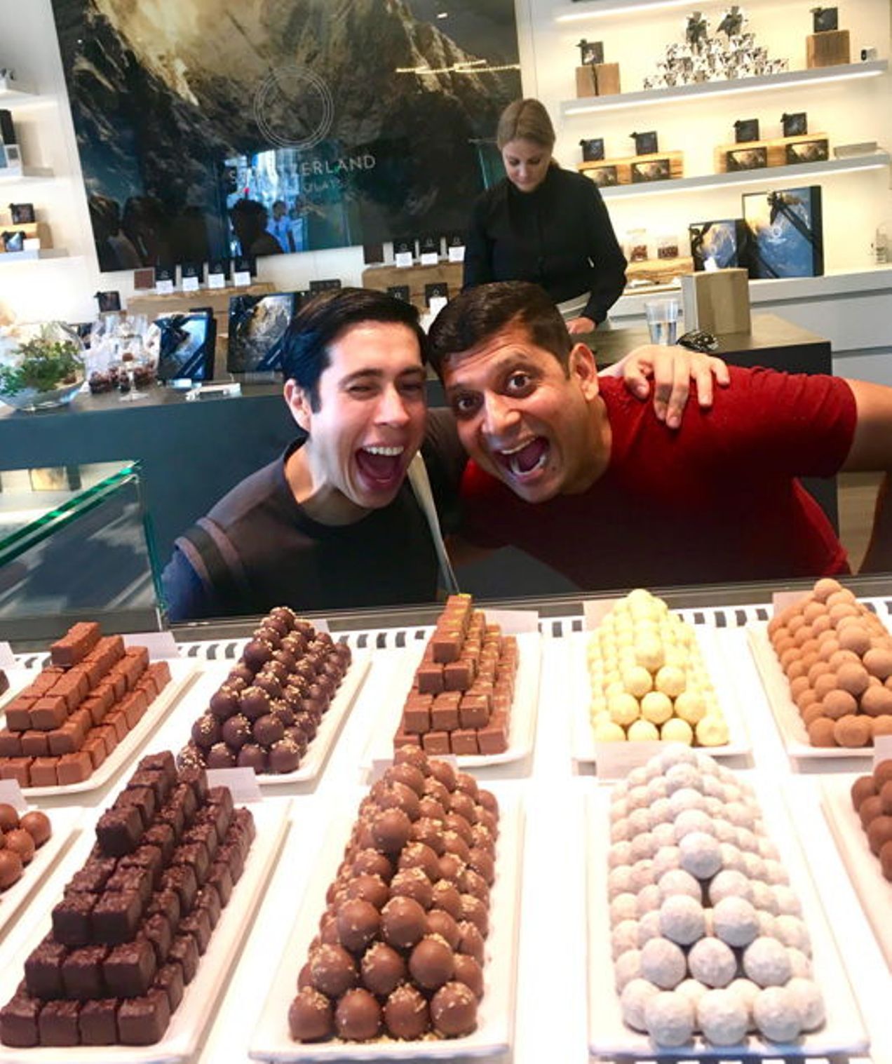 जैविक और कैंडी जीन में फूड टूर के दौरान