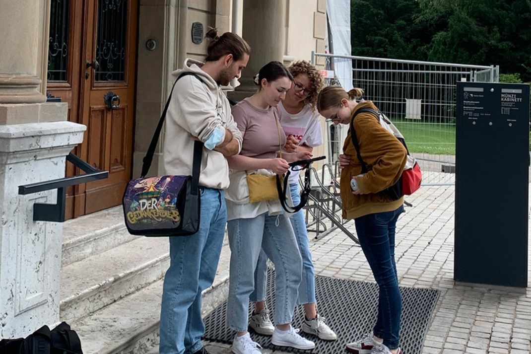 Escape Game Zürich. Spelare under utomhusaktiviteten.