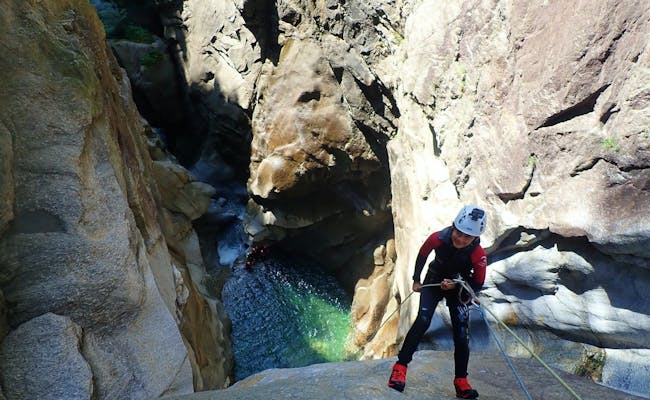 Canyoning Pontirone Gorge in Ticino: Climb in an impressive gorge with clear water.