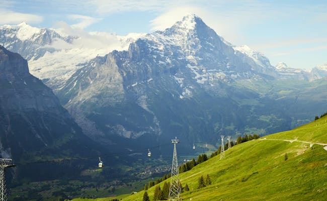 Grindelwald Firstbahn mit Seilbahnen in den Alpen