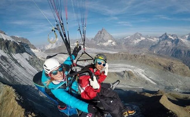 Paraglider (Photo: Zermatt Tourism)