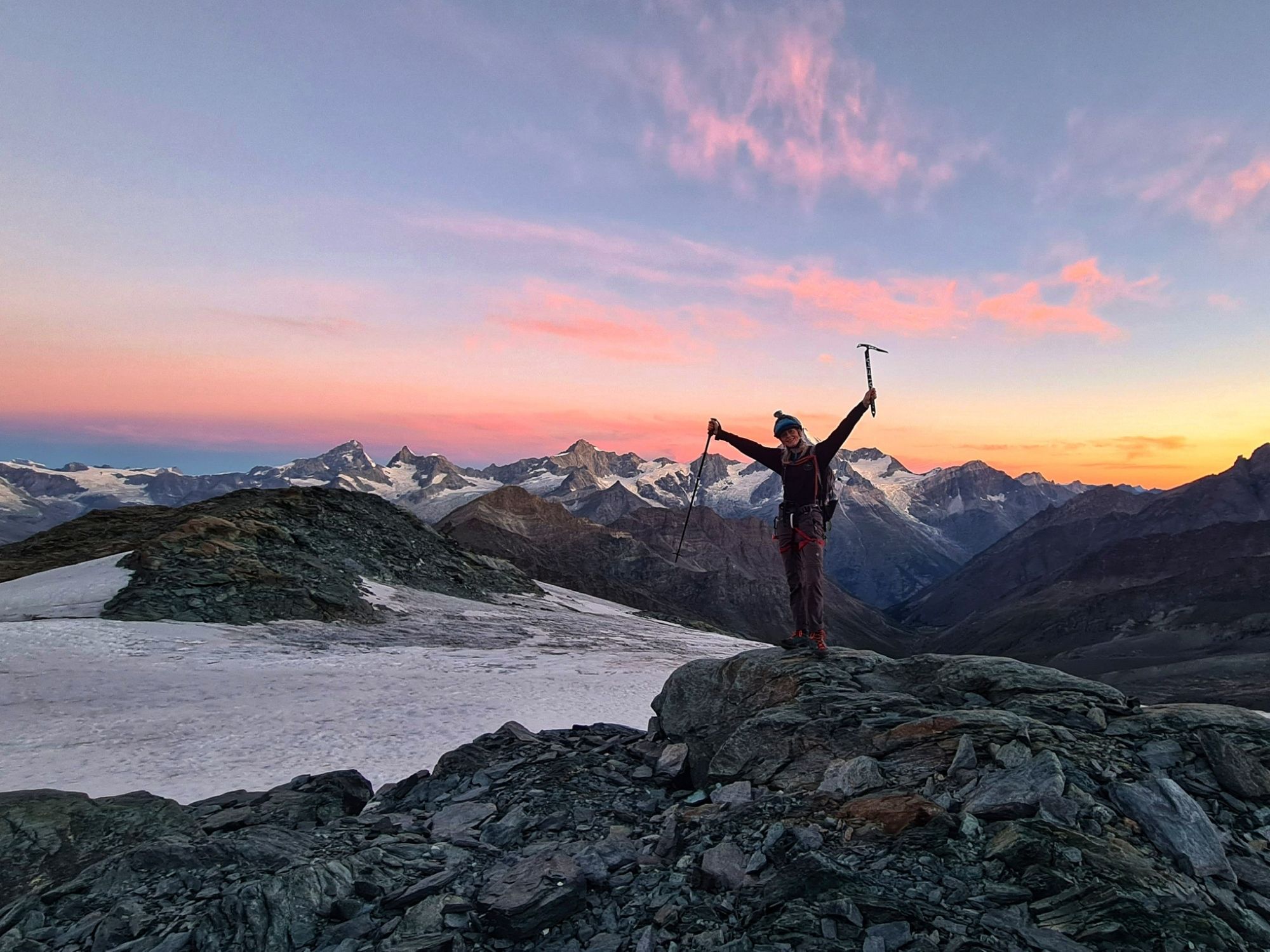 Randonnée : vivez une randonnée guidée à Zermatt avec des crépuscules, des montagnes et la nature.