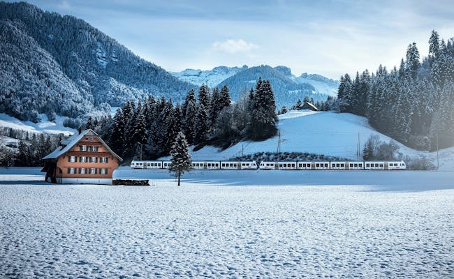 Kambly train in winter (Photo: Swiss Travel System)