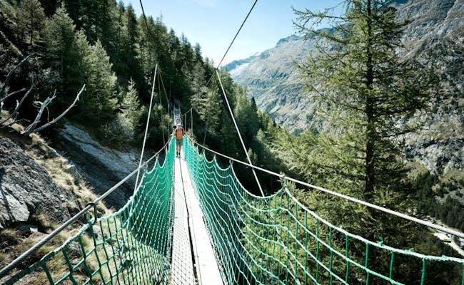 Hängebrücke Saas-Almagell Höhenweg Kreuzboden (Foto: Saastal Tourismus)