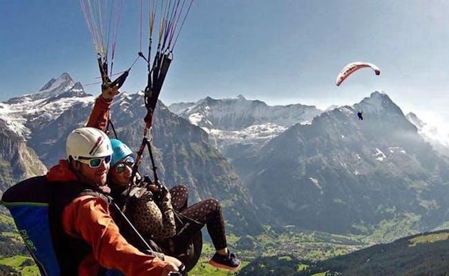  Gleitschirmfliegen im Tandem (Paragliding Jungfrau)
