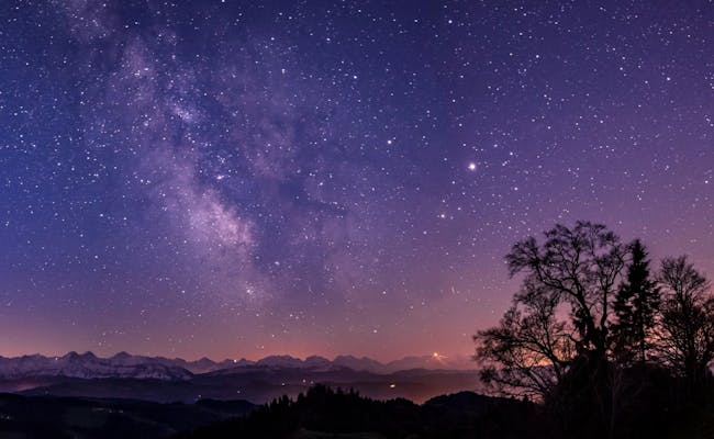 Siehst du eine Sternschnuppe? (Foto: Schweiz Tourismus Jan Geerk)