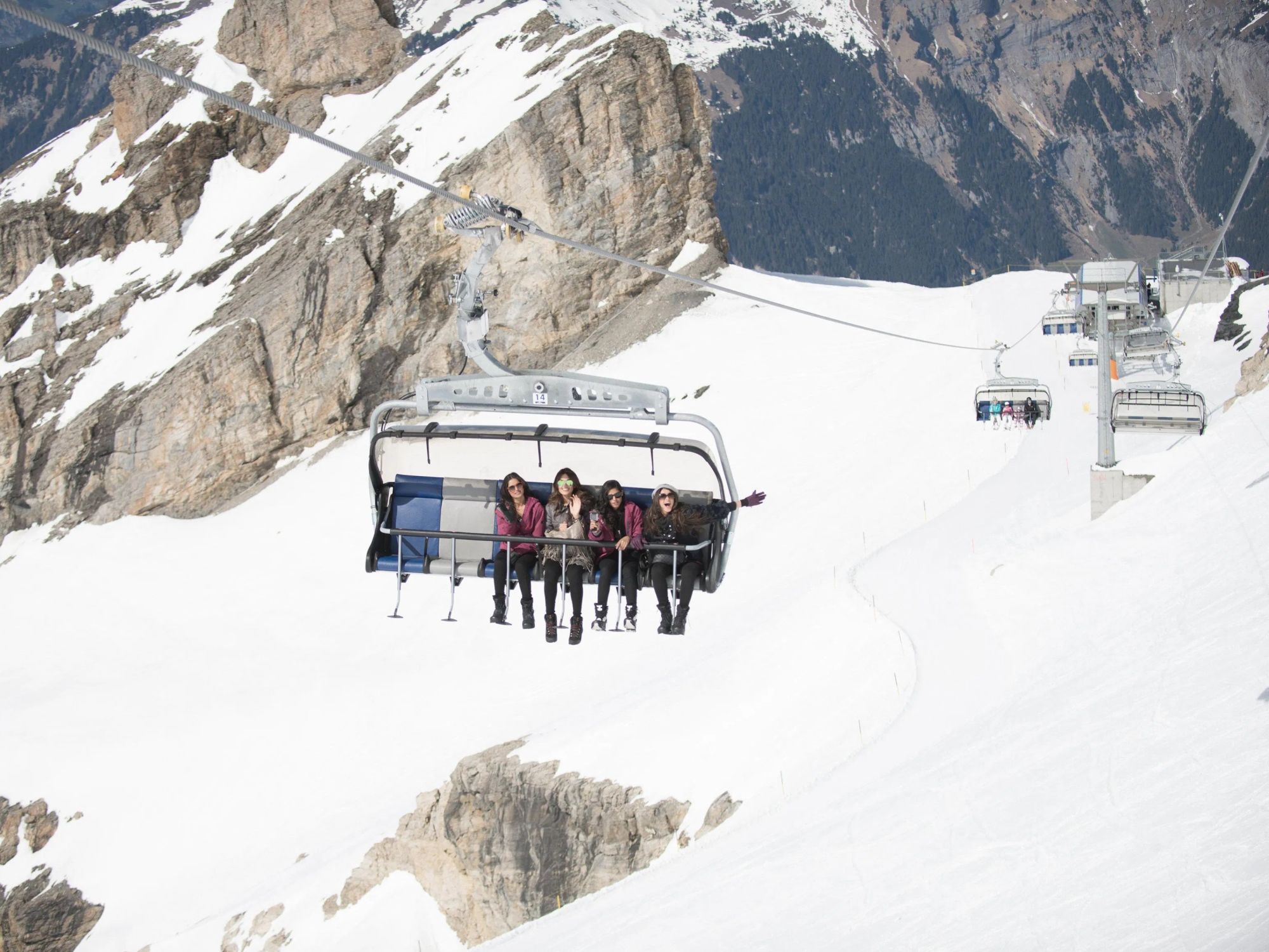 Ice Flyer: Experimente o inverno em Engelberg com o teleférico e uma vista fantástica das montanhas.