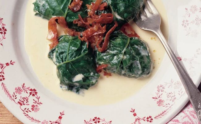 Capuns mit Spinat und Speck in Sahnesauce